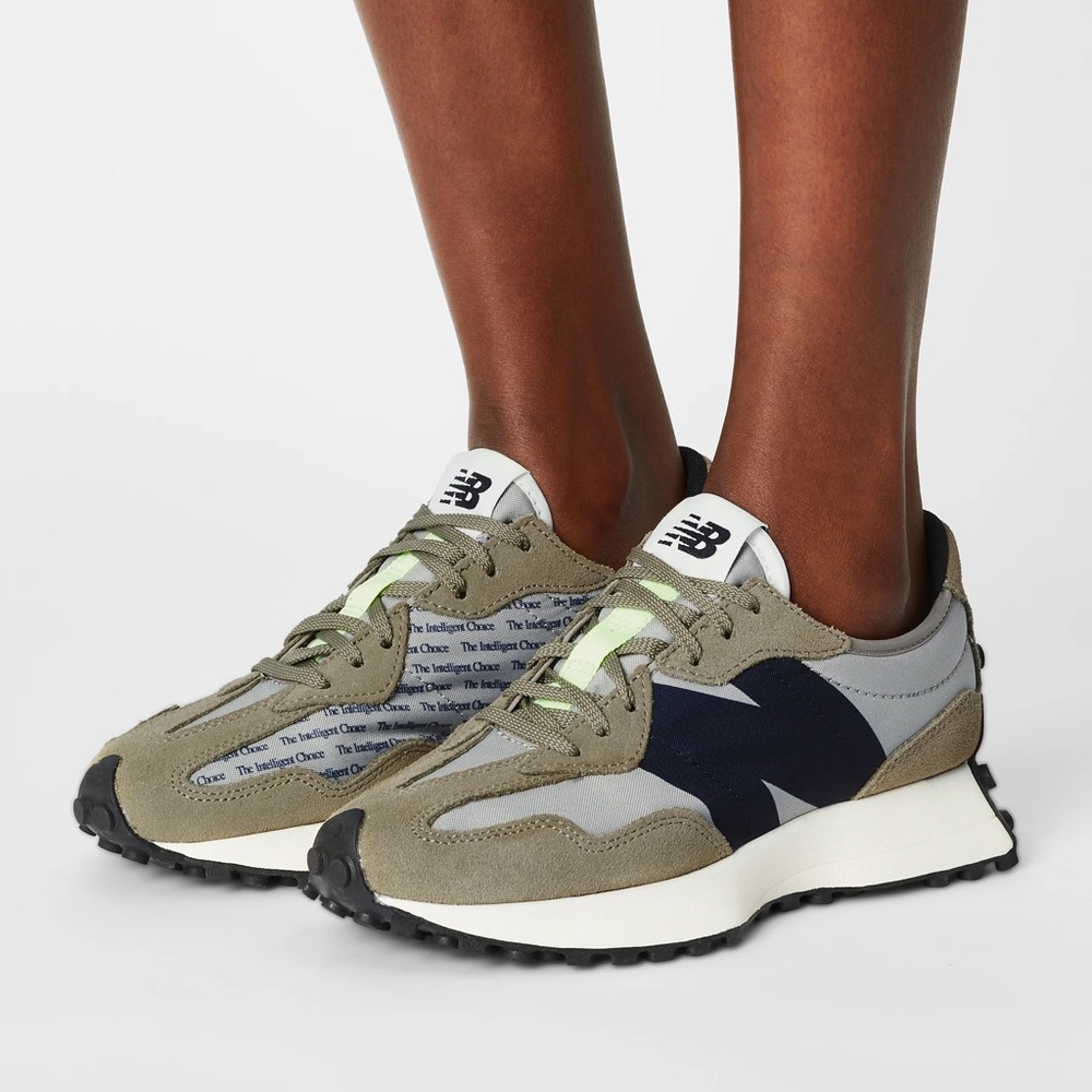 New Balance 327